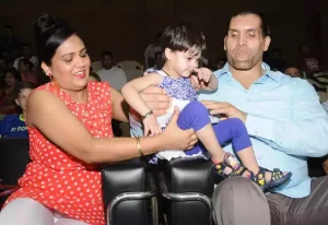 Khali Ki Hot Biwi हुस्न की परी लगती है पहलवान खली की पत्नी और हॉटनेस और फिटनेस में देती है ऐश्वर्या को टक्कर