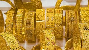 Gold Price Today  सोना खरीदने वाले यूजर्स की लगी लॉटरी और प्राइस हुई चौपट जानिए 10 ग्राम का भाव 