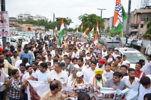 CG Election: ढोल-नगाड़े के साथ सीएम भुपेम बघेल हुए मौजूद, रायपुर  में 7 कांग्रेस प्रत्याशियों ने नामांकन फार्म भरे