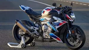 BMW M 1000 R: नवरात्रि से पहले मार्केट में धमाल करने आ गई BMW की शानदार बाइक, रापचिक फीचर्स के साथ जाने कीमत