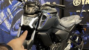 Yamaha FZ S V4: नए ऑप्शन के साथ मार्केट में Yamaha FZs की होंगी धमाकेदार एंट्री, लाजवाब फीचर्स के साथ जाने कीमत 